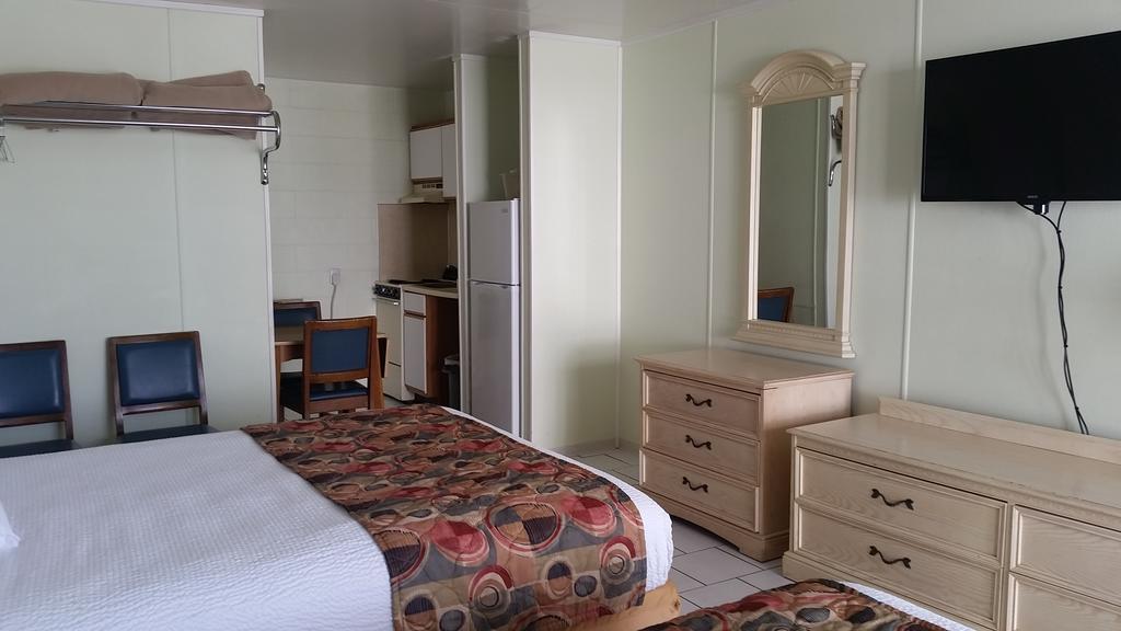 מירטל ביץ' Vancouver Motel מראה חיצוני תמונה