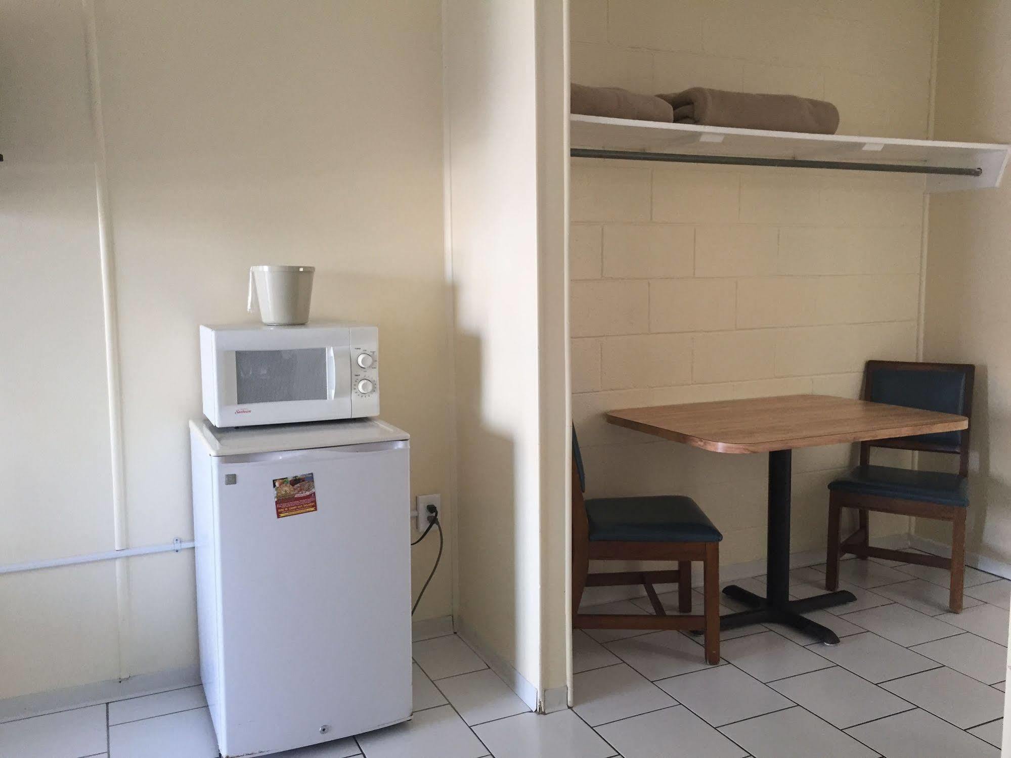 מירטל ביץ' Vancouver Motel מראה חיצוני תמונה
