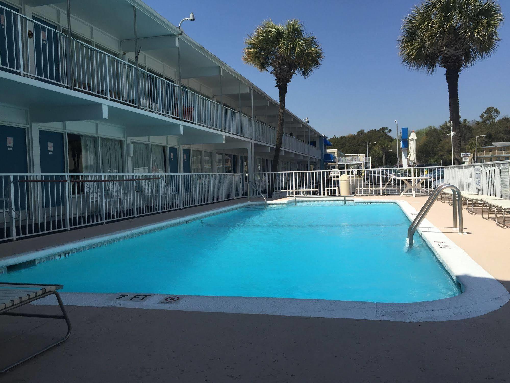 מירטל ביץ' Vancouver Motel מראה חיצוני תמונה